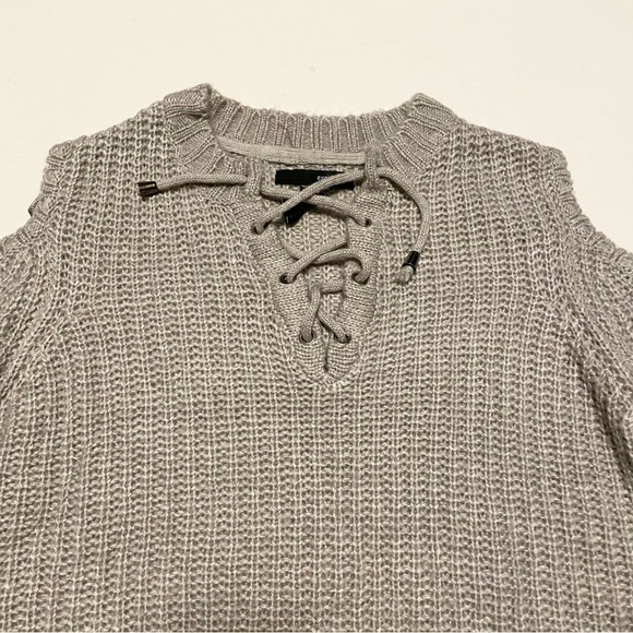 Ex-Girlfriend Womens Long Sleeve Sweater Cut Out Shoulders Size XL - Picture 2 of 16